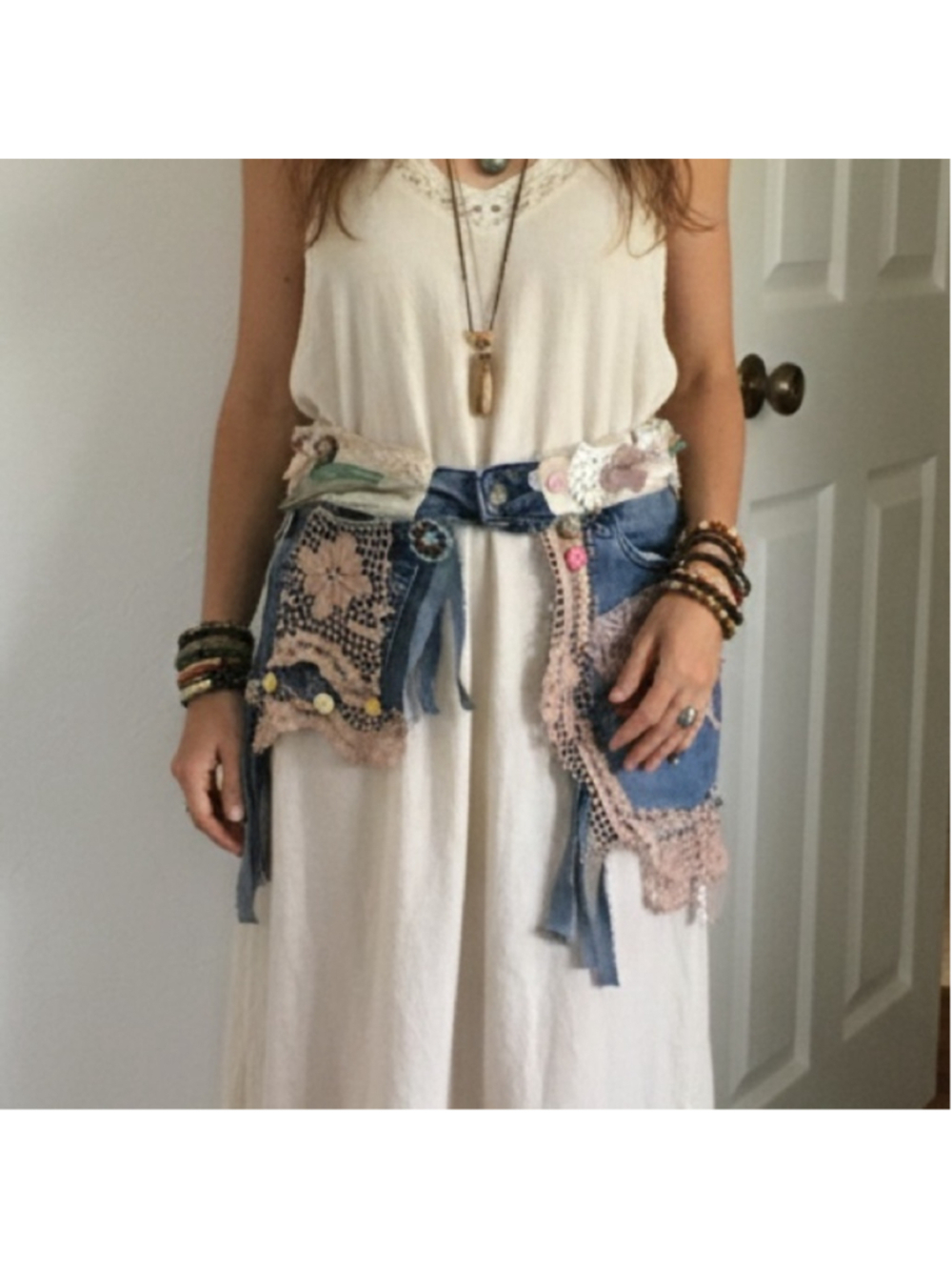 Hand Crafted Denim Belt Upcycled with Laces and Embroidered by hand Size 31 - Picture 12 of 12